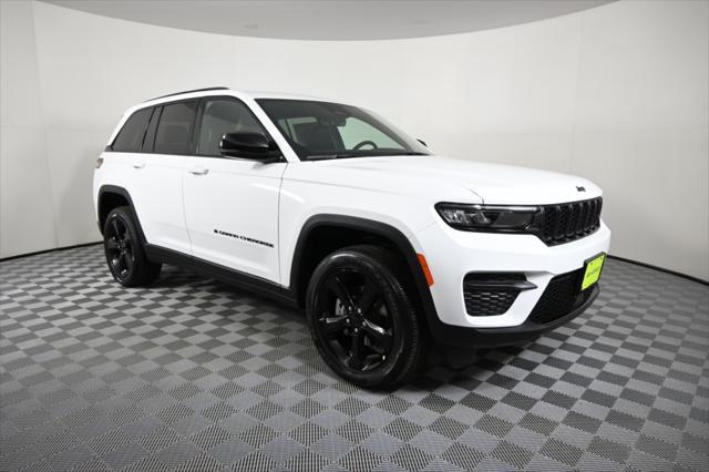 new 2025 Jeep Grand Cherokee car, priced at $40,799