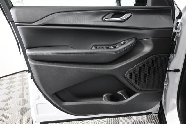 new 2025 Jeep Grand Cherokee car, priced at $40,799