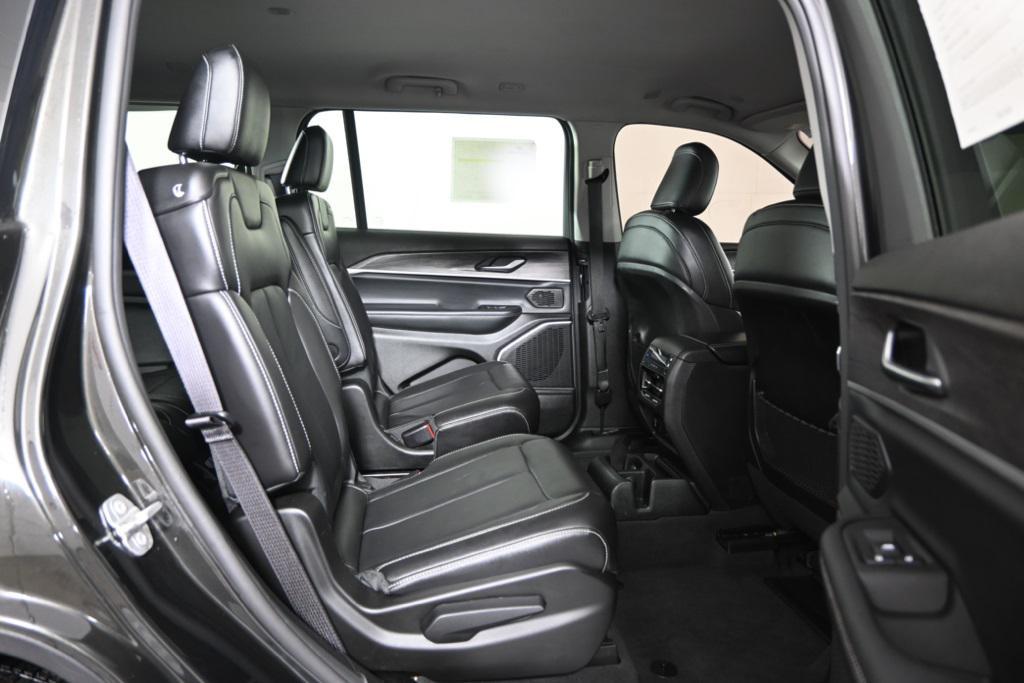 used 2022 Jeep Grand Cherokee L car, priced at $27,495