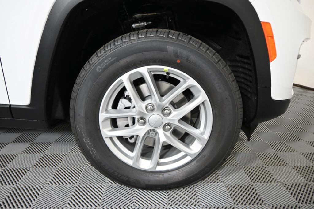 new 2025 Jeep Grand Cherokee car, priced at $37,399