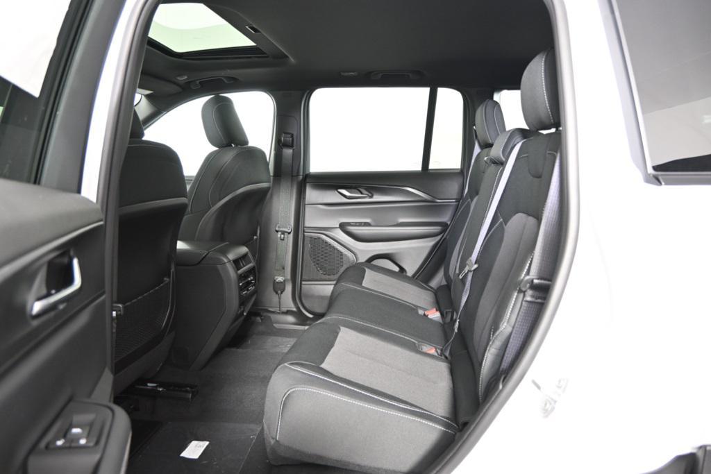 new 2025 Jeep Grand Cherokee car, priced at $37,399