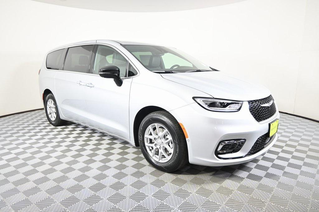 new 2026 Chrysler Pacifica car, priced at $47,415