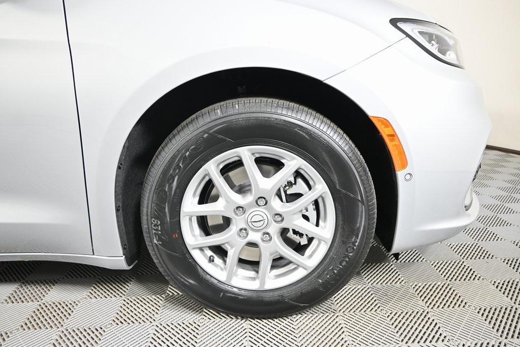 new 2026 Chrysler Pacifica car, priced at $47,415