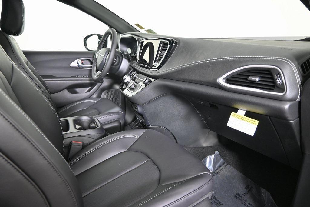 new 2026 Chrysler Pacifica car, priced at $47,415