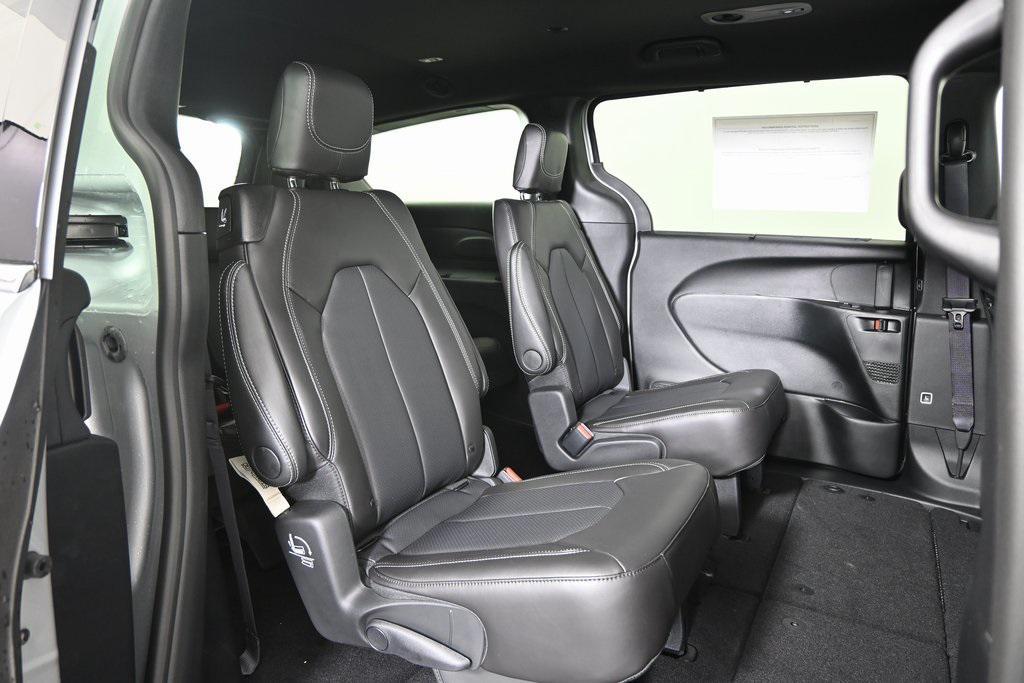new 2026 Chrysler Pacifica car, priced at $47,415