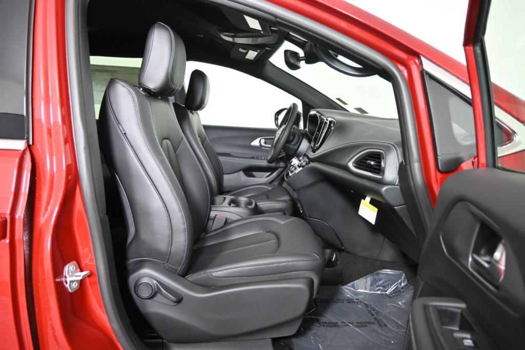 new 2026 Chrysler Pacifica car, priced at $44,799