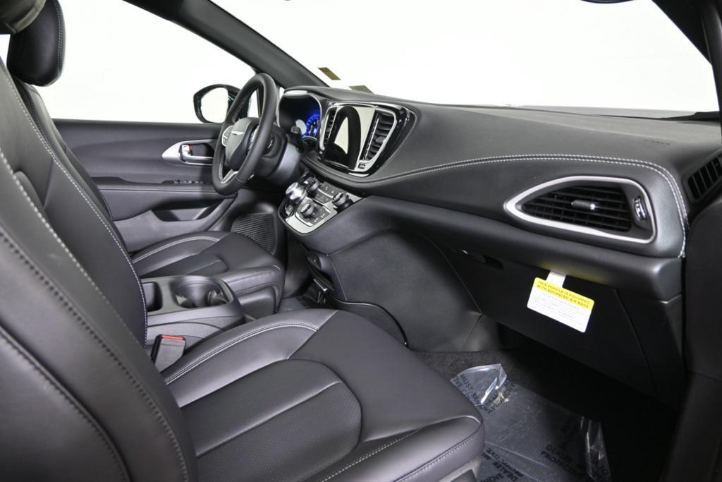 new 2026 Chrysler Pacifica car, priced at $44,799