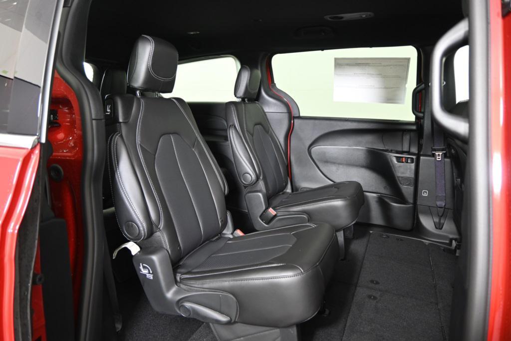 new 2026 Chrysler Pacifica car, priced at $44,799