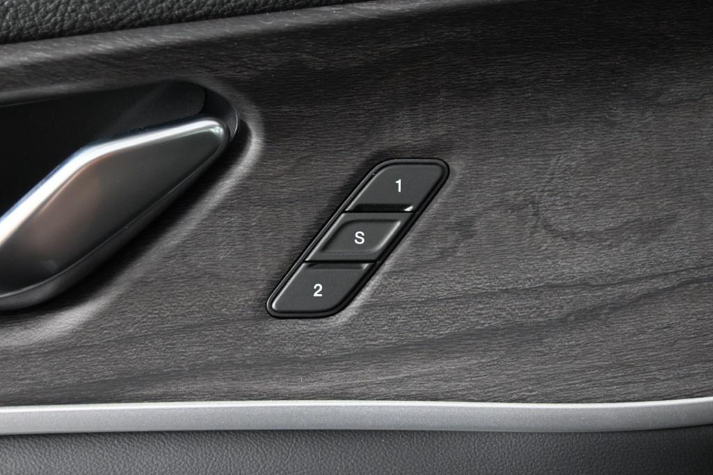 new 2025 Jeep Grand Cherokee car, priced at $47,999