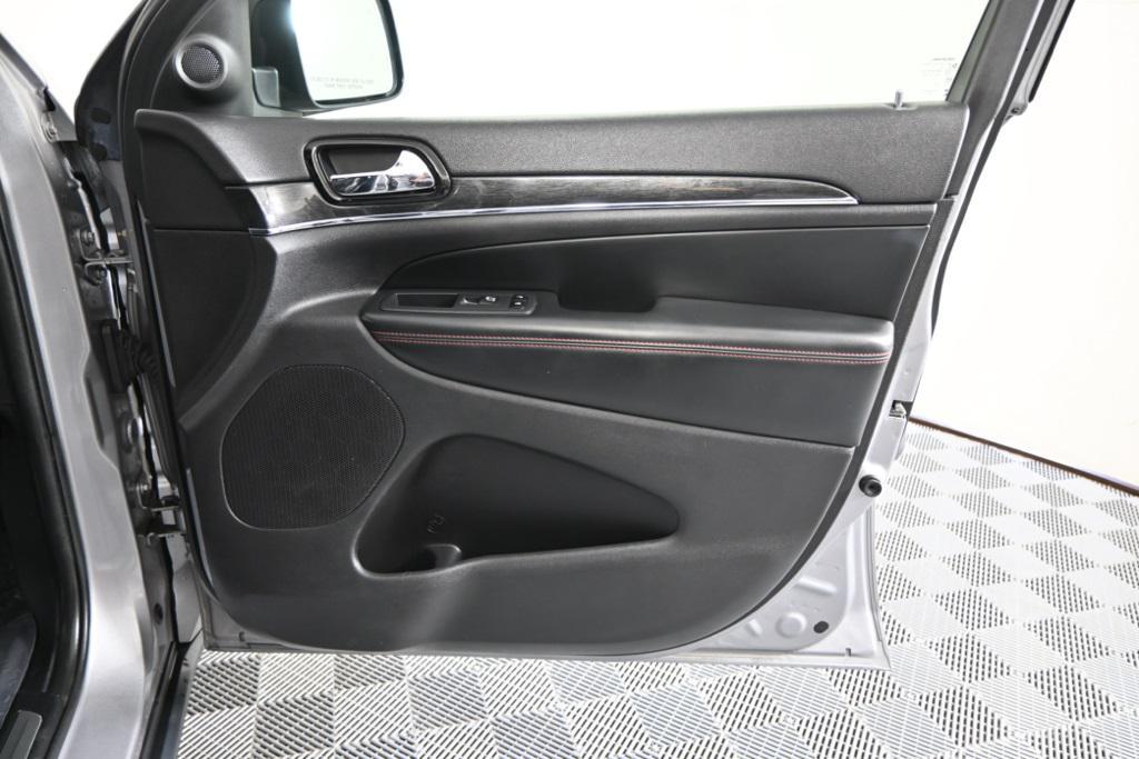 used 2020 Jeep Grand Cherokee car, priced at $24,499