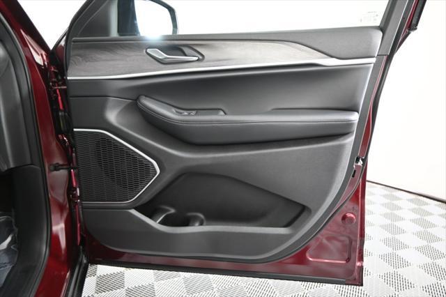 new 2025 Jeep Grand Cherokee car, priced at $48,499