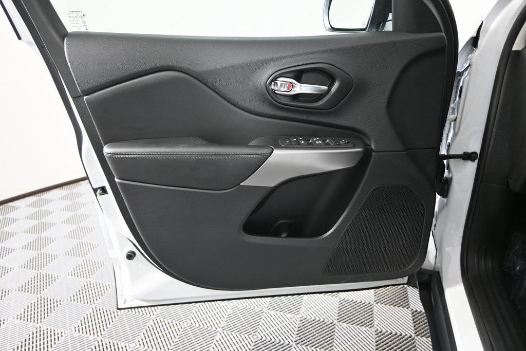 used 2022 Jeep Cherokee car, priced at $24,499