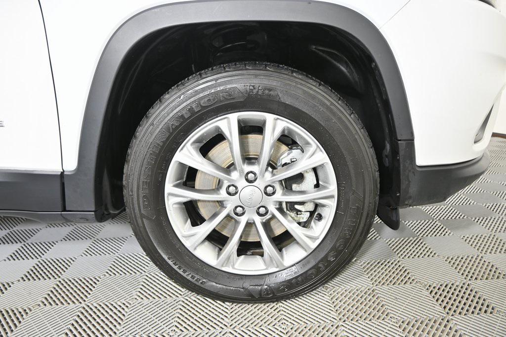 used 2022 Jeep Cherokee car, priced at $24,499