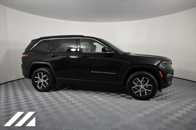 new 2024 Jeep Grand Cherokee car, priced at $43,799