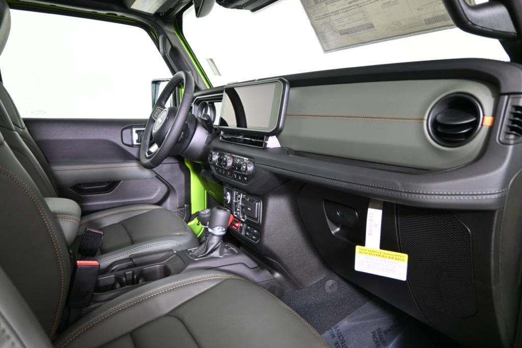 new 2025 Jeep Gladiator car, priced at $53,299