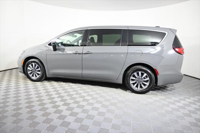 new 2025 Chrysler Pacifica Hybrid car, priced at $41,999