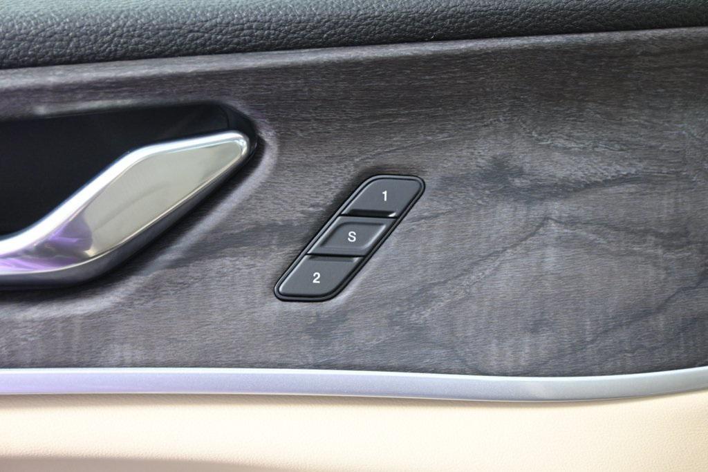 new 2025 Jeep Grand Cherokee car, priced at $45,999