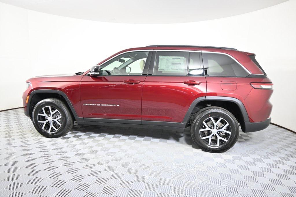 new 2025 Jeep Grand Cherokee car, priced at $45,999