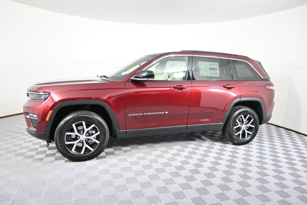 new 2025 Jeep Grand Cherokee car, priced at $45,999