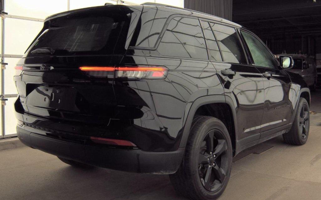 used 2023 Jeep Grand Cherokee car, priced at $33,299