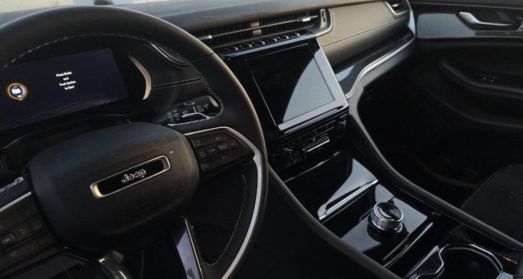 used 2023 Jeep Grand Cherokee car, priced at $33,299