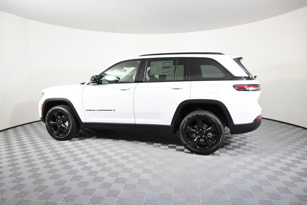 new 2025 Jeep Grand Cherokee car, priced at $44,199