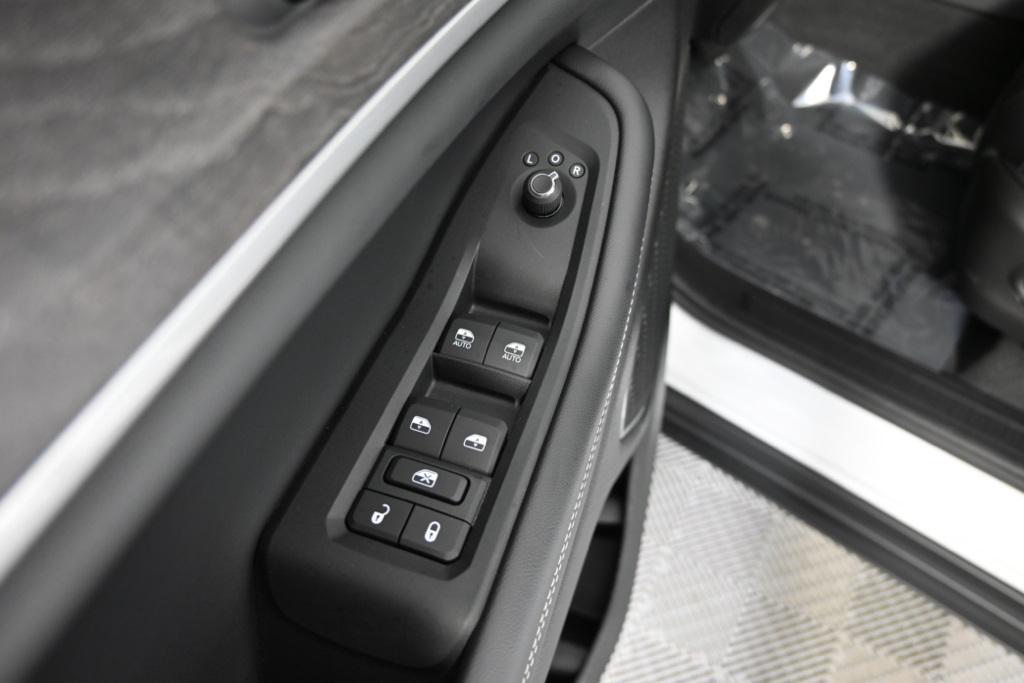 new 2025 Jeep Grand Cherokee car, priced at $44,199