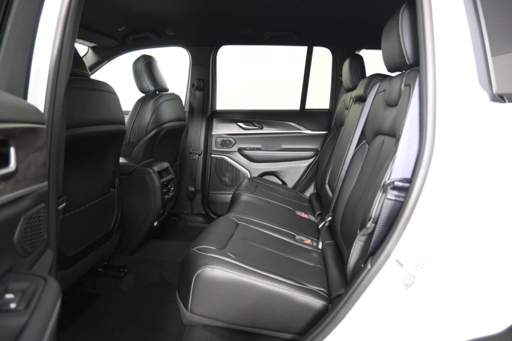 new 2025 Jeep Grand Cherokee car, priced at $44,199