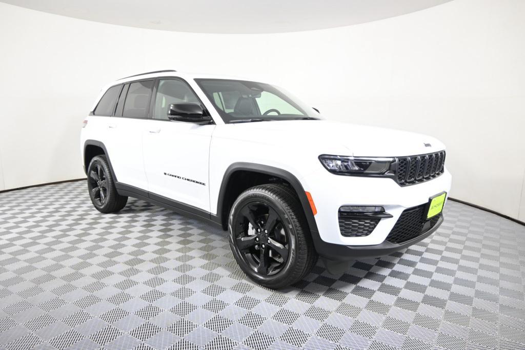 new 2025 Jeep Grand Cherokee car, priced at $44,199