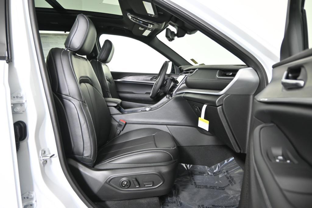 new 2025 Jeep Grand Cherokee L car, priced at $47,399