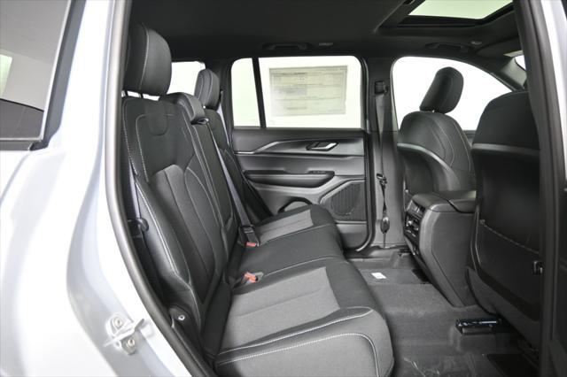 new 2025 Jeep Grand Cherokee car, priced at $38,499
