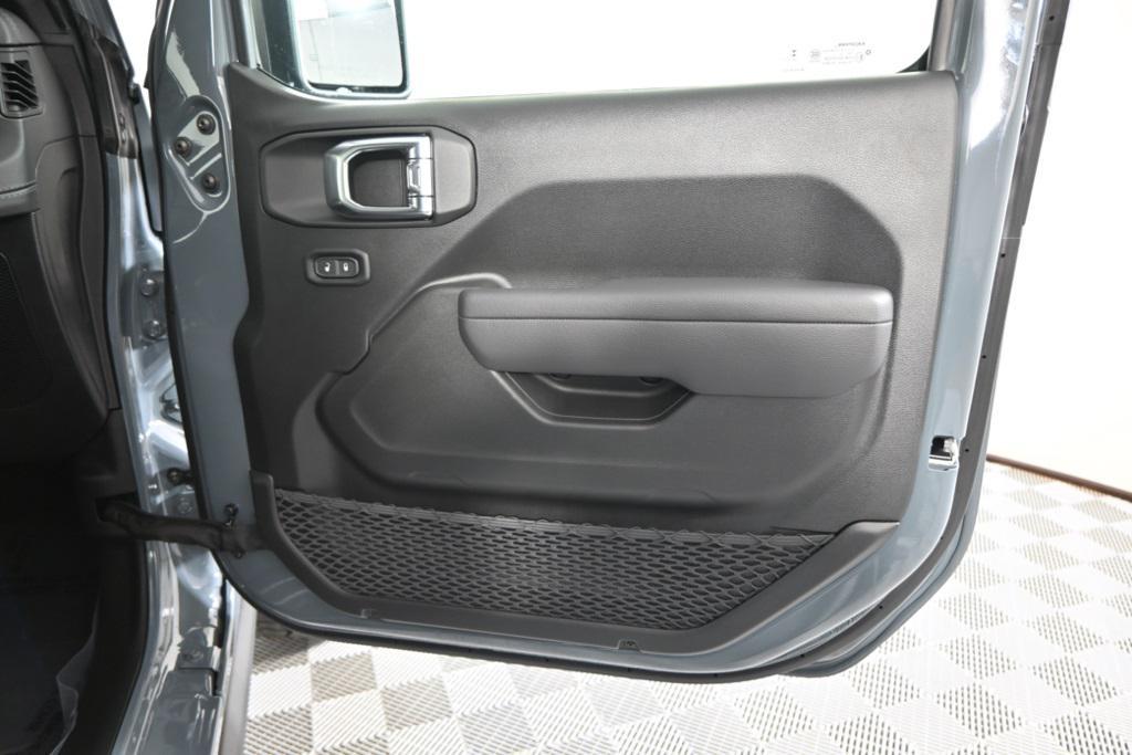 new 2025 Jeep Gladiator car, priced at $48,499