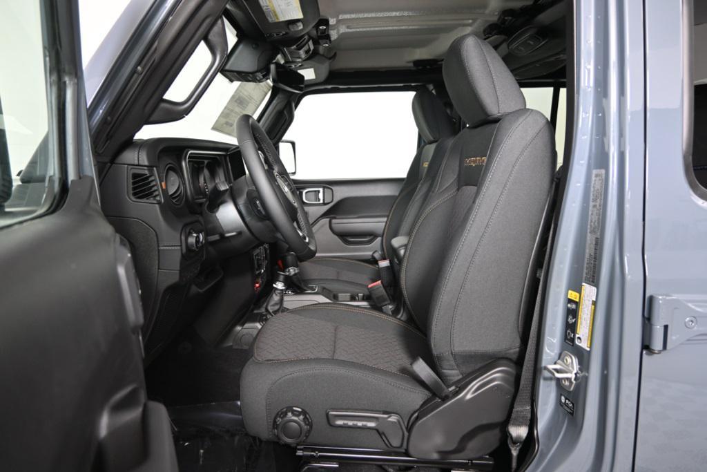 new 2025 Jeep Gladiator car, priced at $48,499