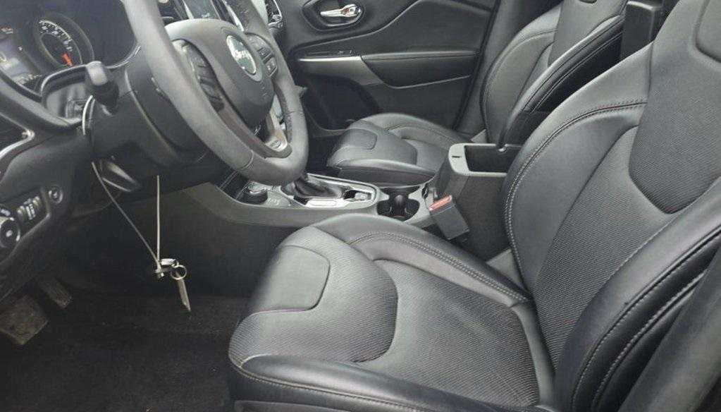 used 2022 Jeep Cherokee car, priced at $24,999