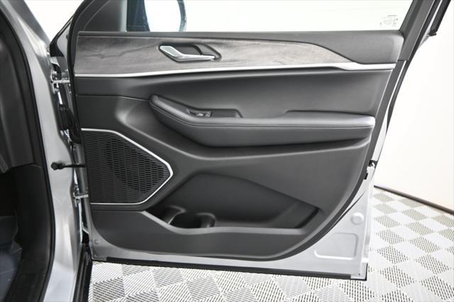 new 2025 Jeep Grand Cherokee L car, priced at $51,299