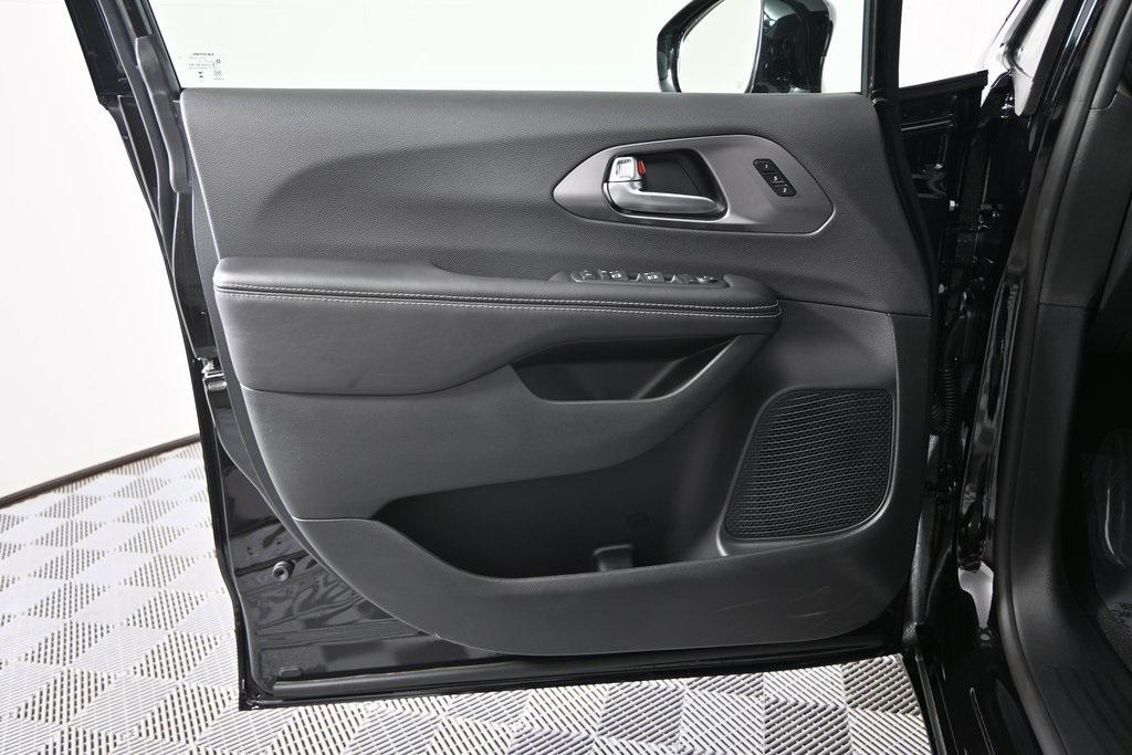 new 2026 Chrysler Pacifica car, priced at $45,640