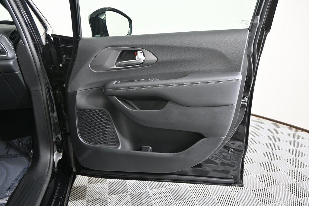 new 2026 Chrysler Pacifica car, priced at $45,640