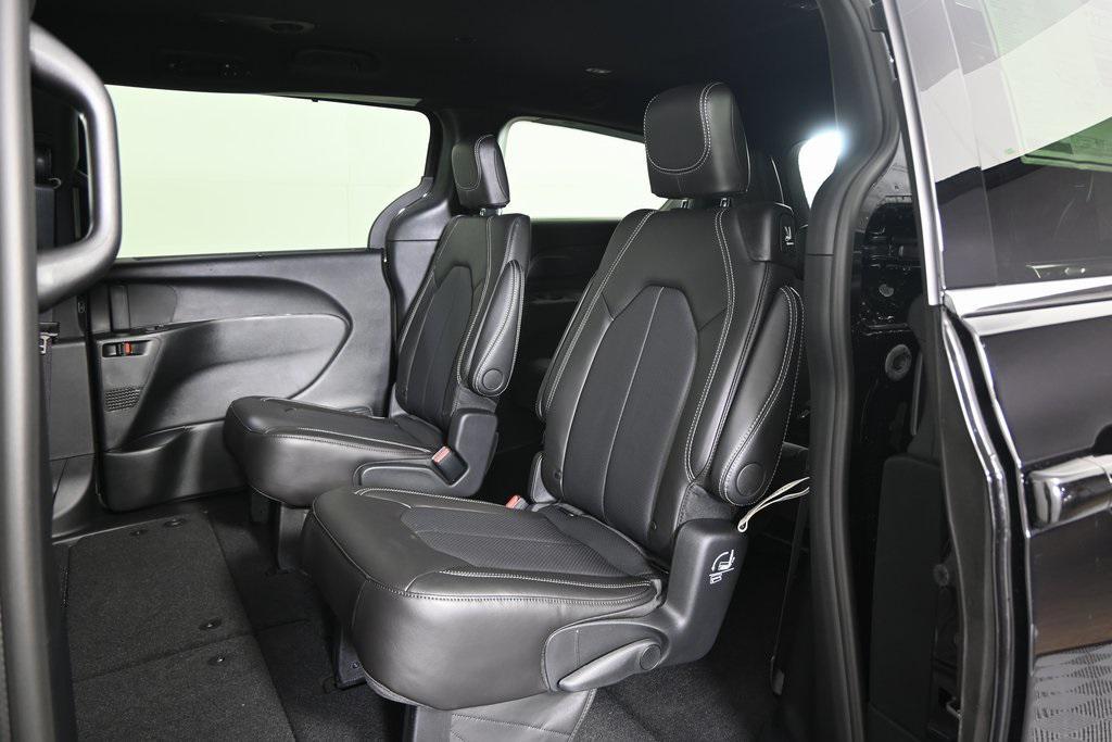 new 2026 Chrysler Pacifica car, priced at $45,640