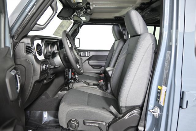 new 2025 Jeep Wrangler car, priced at $45,199