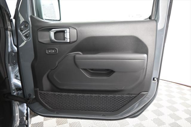 new 2025 Jeep Wrangler car, priced at $45,199