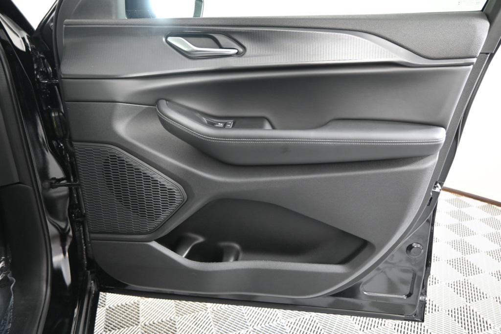 new 2025 Jeep Grand Cherokee car, priced at $39,499