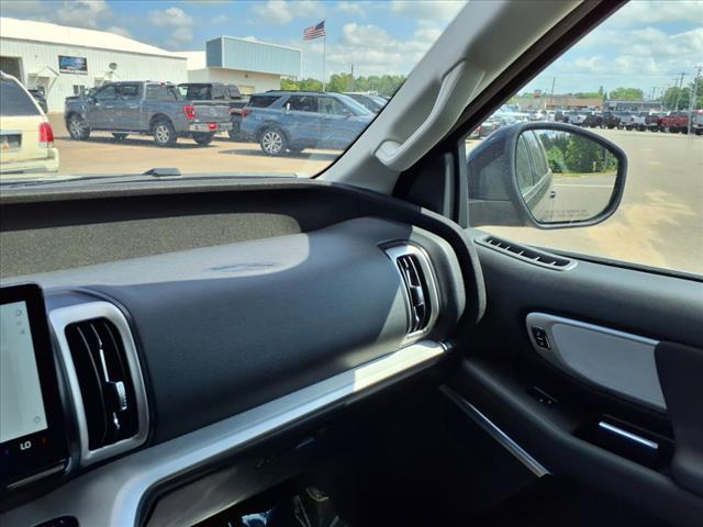 new 2025 Ford Expedition car, priced at $71,400