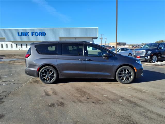 used 2021 Chrysler Pacifica car, priced at $28,560