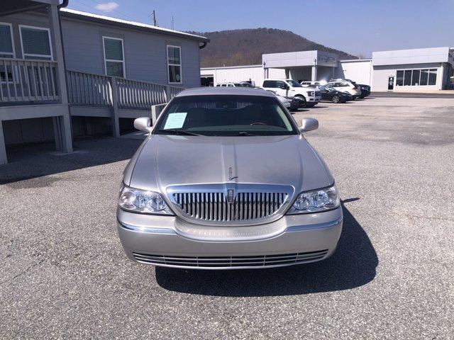 used 2010 Lincoln Town Car car, priced at $10,457