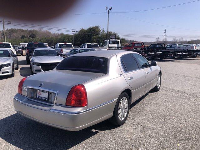 used 2010 Lincoln Town Car car, priced at $10,101