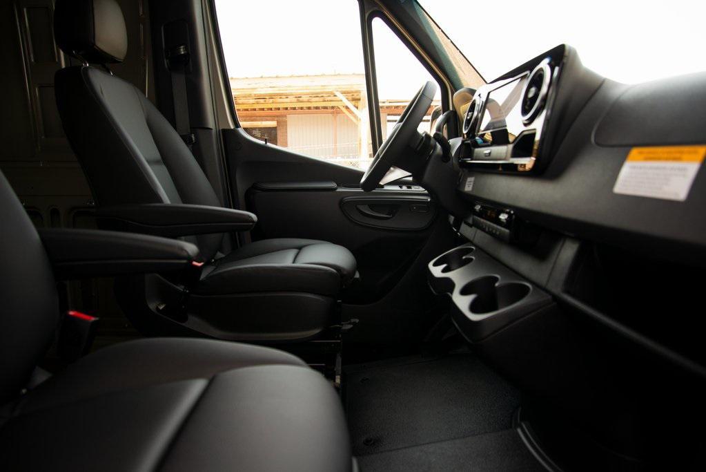new 2025 Mercedes-Benz Sprinter 2500 car, priced at $78,952