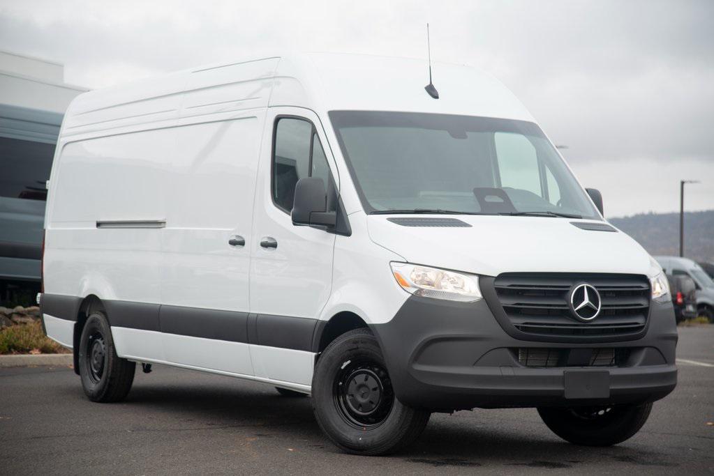 new 2025 Mercedes-Benz Sprinter 2500 car, priced at $66,592