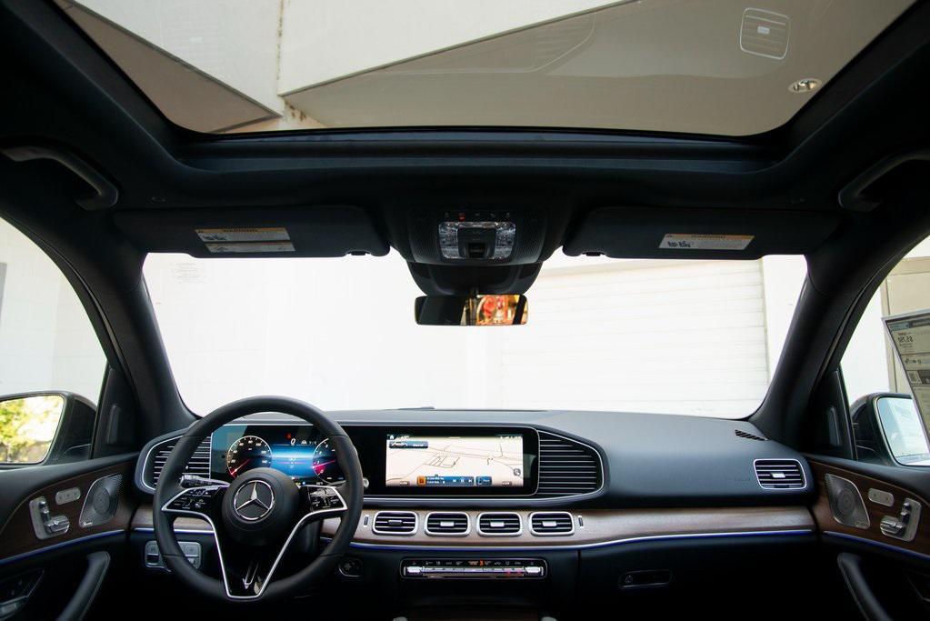 new 2025 Mercedes-Benz GLE 450 car, priced at $84,690
