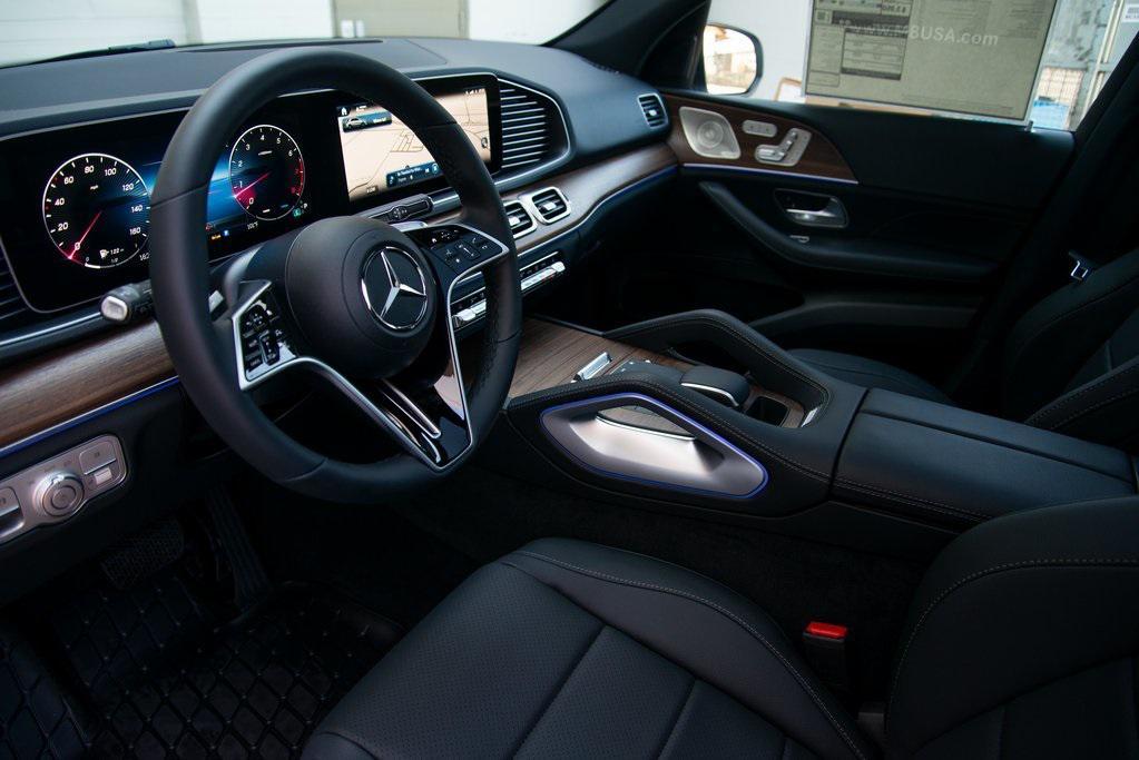 new 2025 Mercedes-Benz GLE 450 car, priced at $84,690