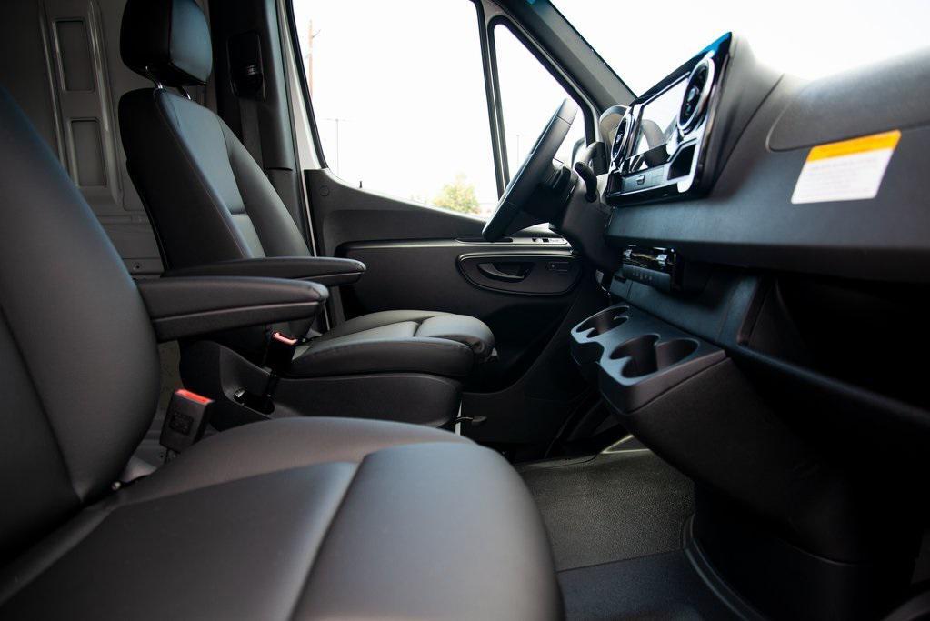 new 2025 Mercedes-Benz Sprinter 2500 car, priced at $71,925